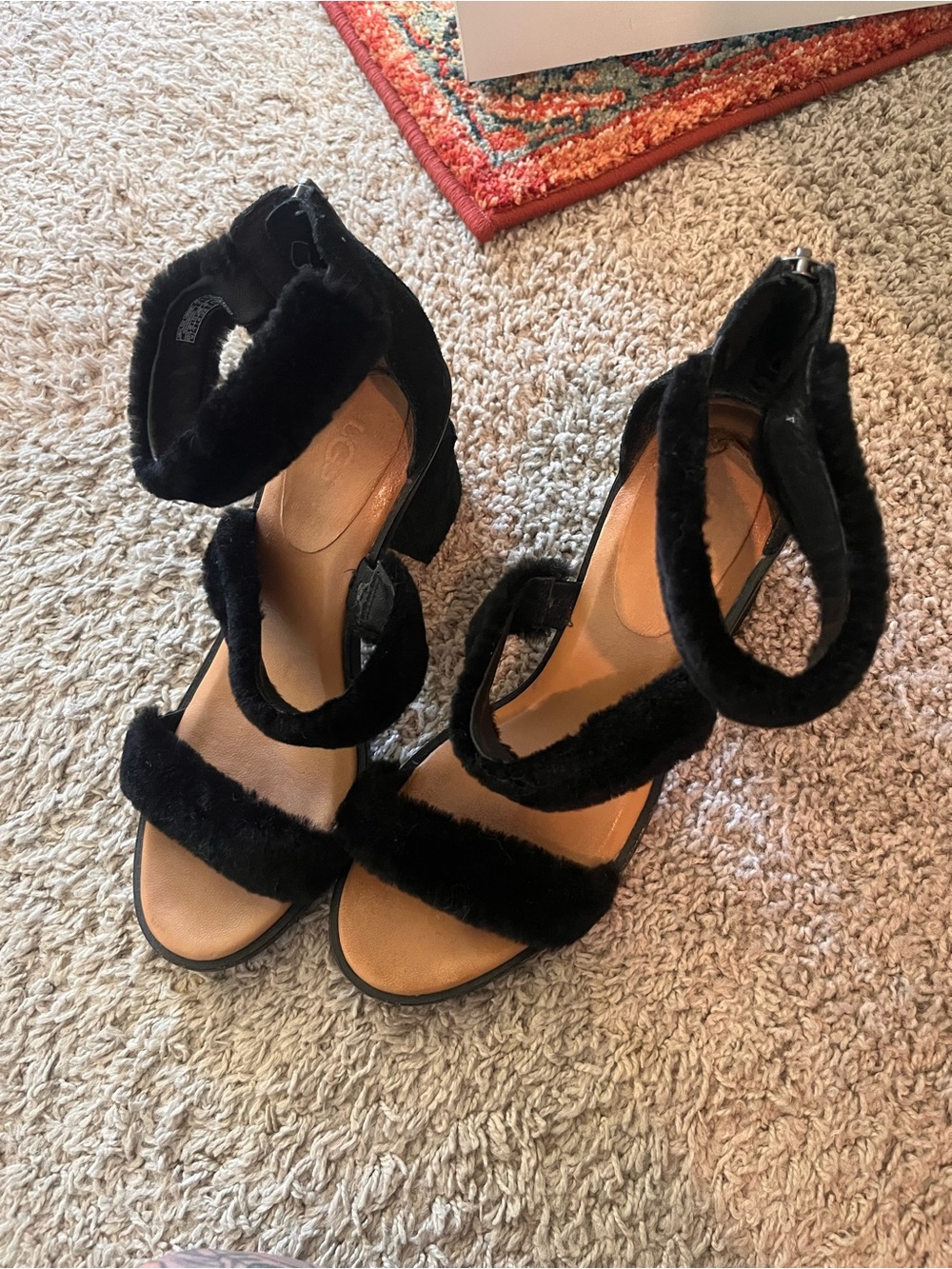 UGG | Del Rey Fluff heels - Picture 2 of 7